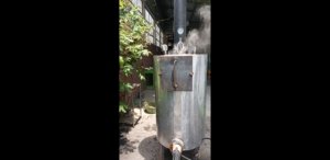 Drum pirolisis, drum yang dibakar menggunakan batok  kelapa