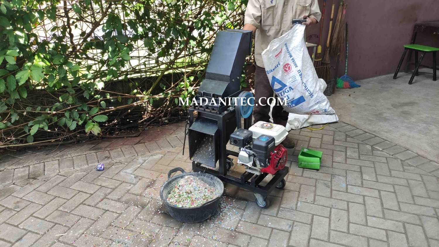 Cara Kerja Mesin Pencacah Plastik Mini ada 4, simak artikel ini hingga tuntas