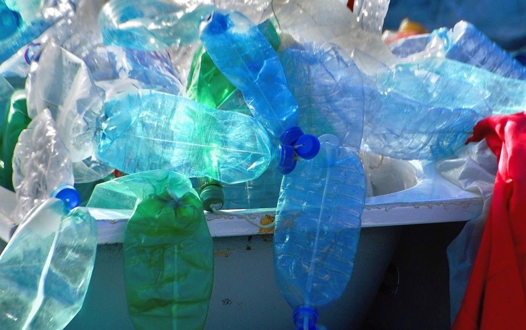 Bagaimana Cara Daur Ulang Plastik yang Benar di Rumah?