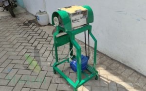 Mau Cuan di Industri Kuliner? Inilah 5 Mesin yang Wajib Dimiliki Pengusaha UMKM Mesin Parut Kelapa Dinamo