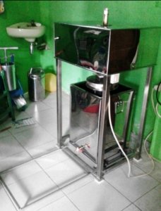 Mesin Pembuat Es Krim Puter