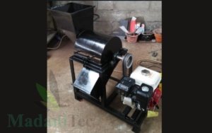 Tertarik Usaha Pupuk Organik Daun? Begini Cara Memulainya Mesin pencacah pupuk organik daun berbentuk tabung