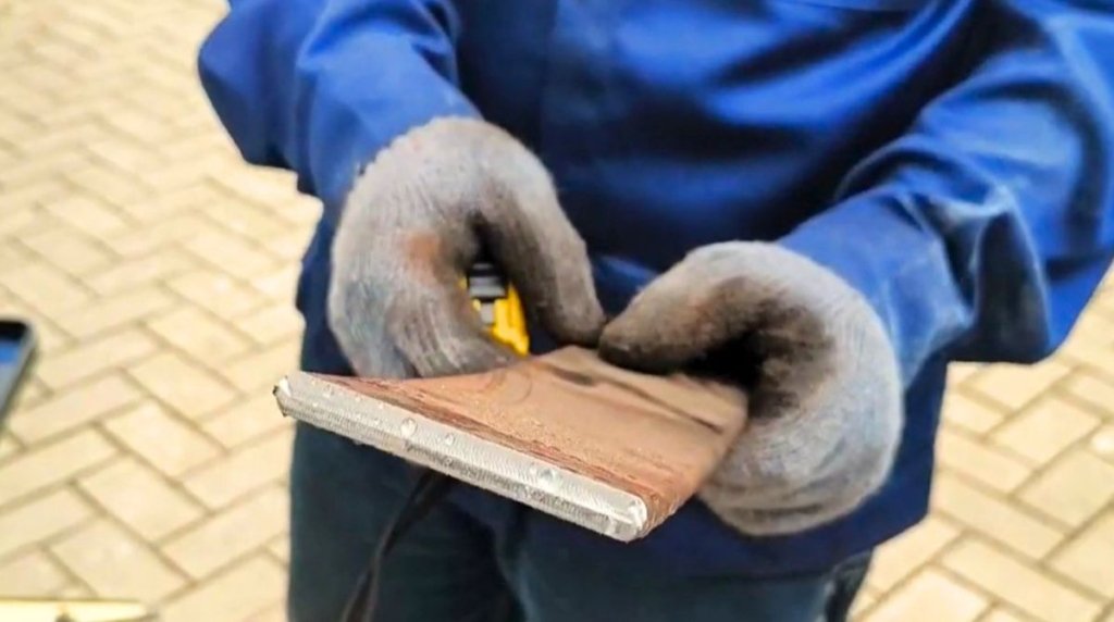 Hasil Potong Besi dengan Bandsaw