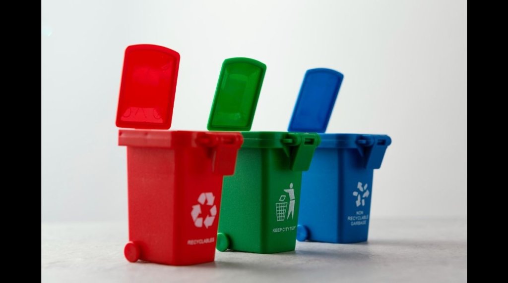 Membuang Sampah pada Tempatnya